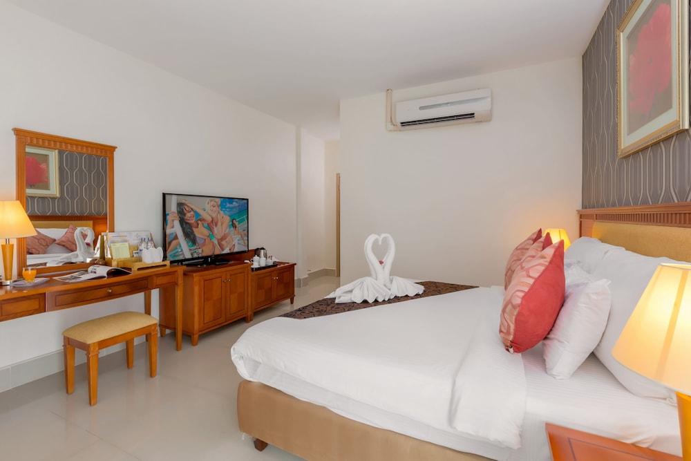 The Golden Ville Boutique Hotel And Spa Патая Екстериор снимка