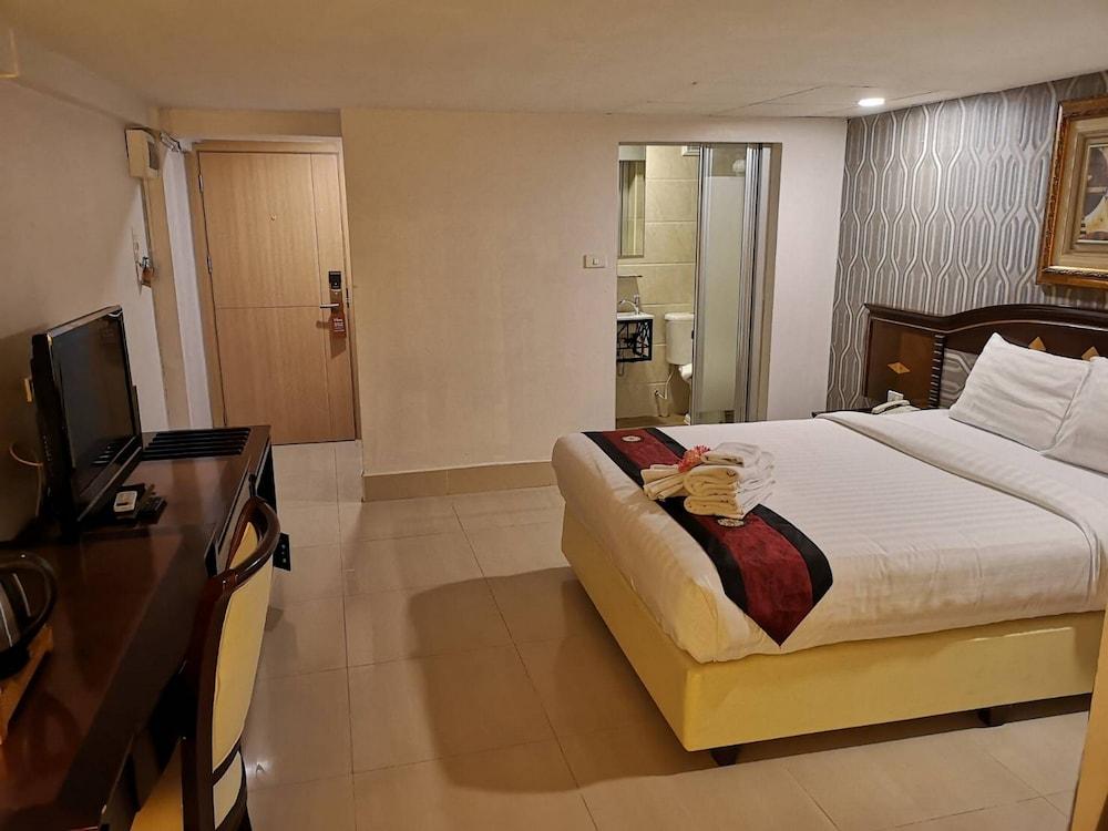 The Golden Ville Boutique Hotel And Spa Патая Екстериор снимка